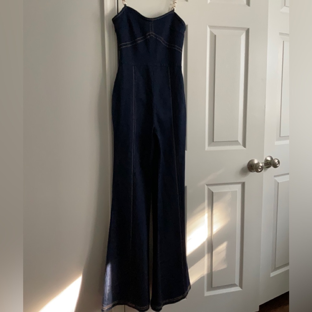 Flattering style/ back zip/ flare leg